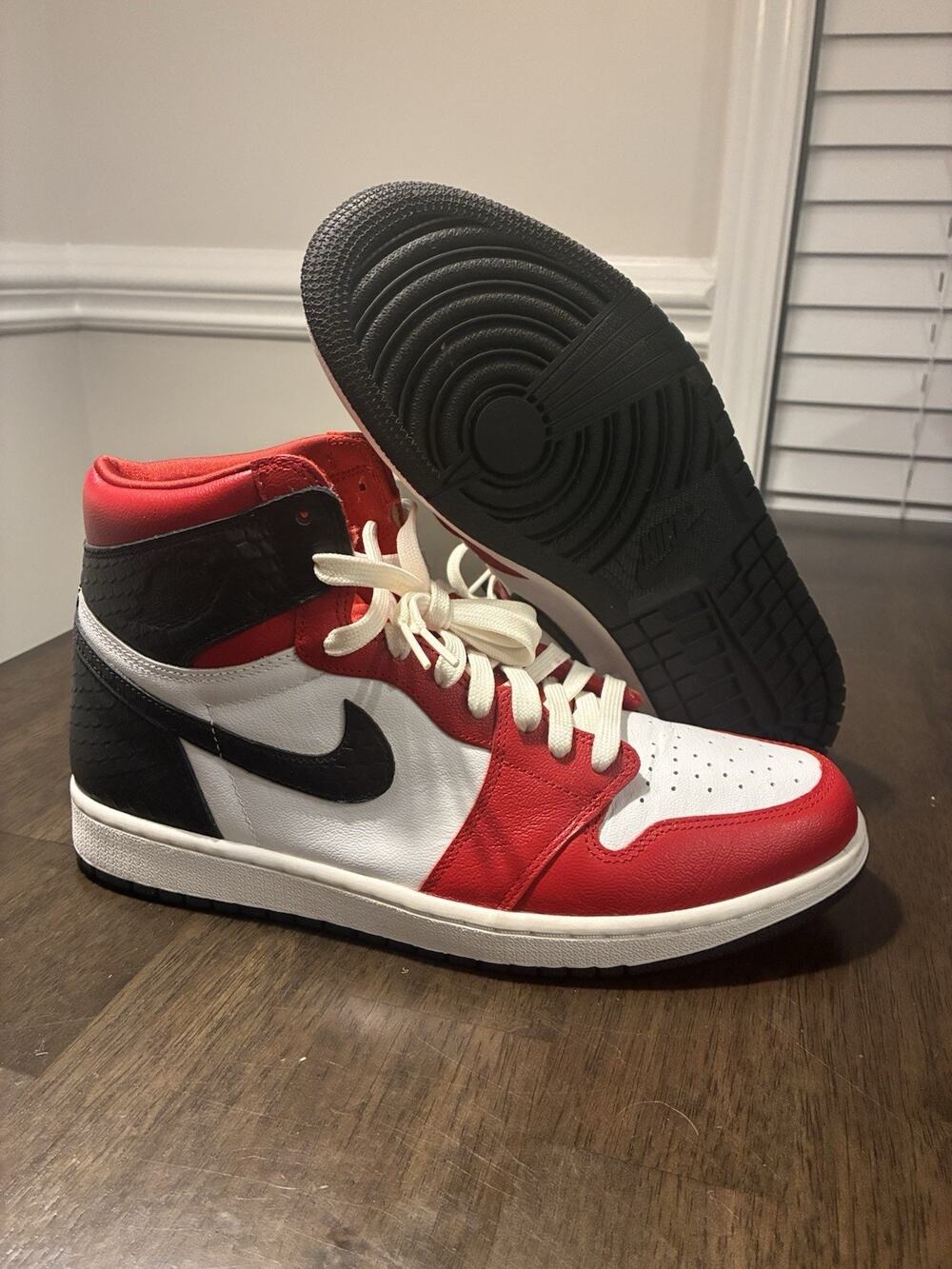 Jordan 1 Retro High OG Satin Snake Chicago Women's Size 11.5/ Men’s 10 Sneakers